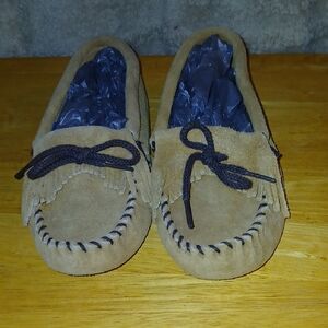 Minnetonka Tan Moccasins Comfortable Suede Shoes